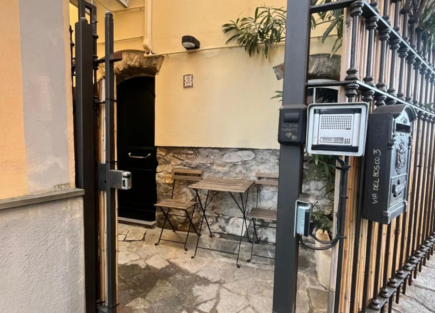 Un Passo Avanti - One Step Closer Apartment Fezzano